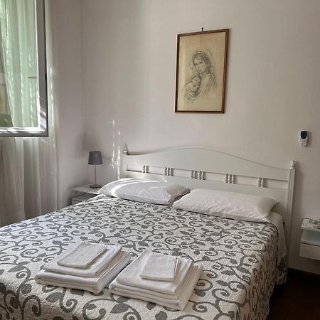 Casa Vacanze Diana Виареджо Экстерьер фото