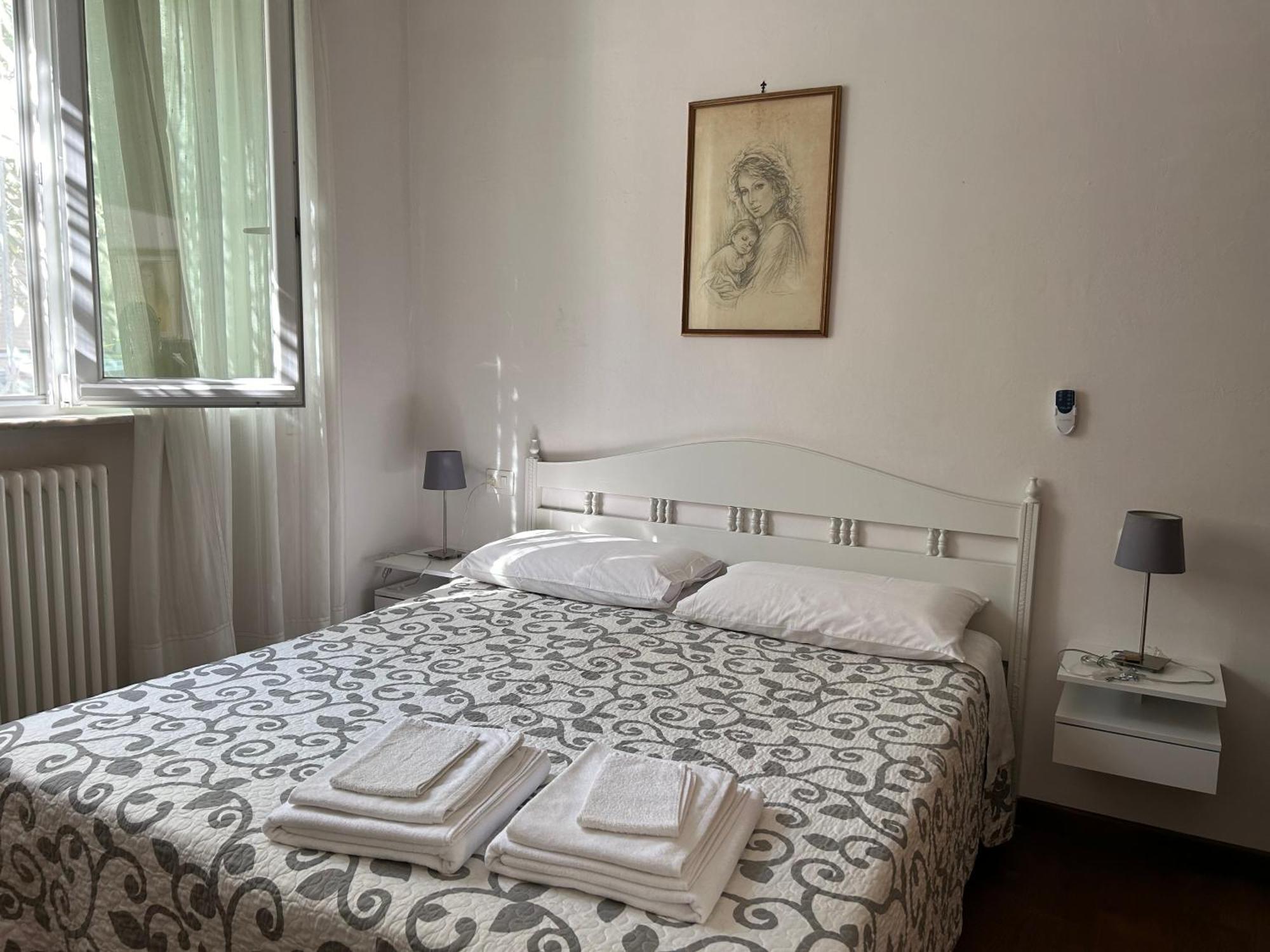 Casa Vacanze Diana Виареджо Экстерьер фото